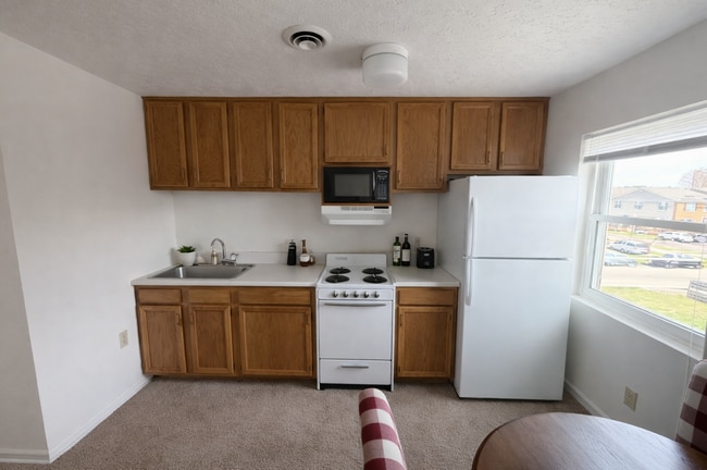 1207 Clement St, Unit Apartment K in Radford, VA - Building Photo - Building Photo