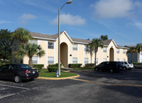 The Reserve at Pershing Oaks in Orlando, FL - Foto de edificio - Building Photo