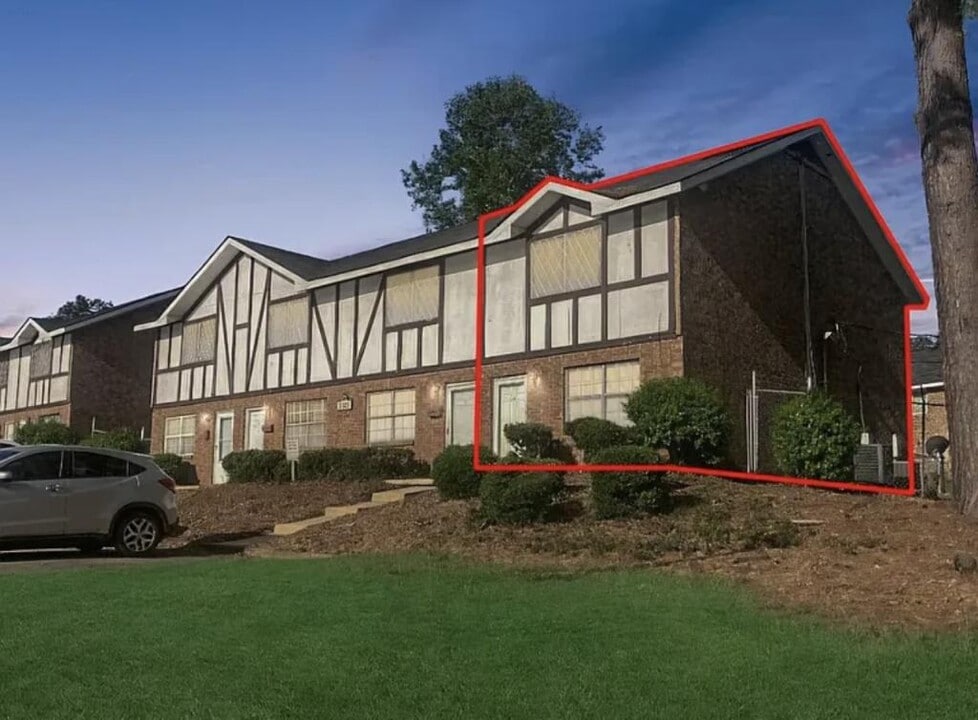 2505 Nottingham Way in Albany, GA - Building Photo