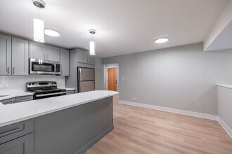 1225 N La Salle Dr, Unit k2 in Chicago, IL - Building Photo - Building Photo