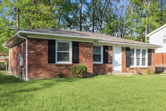 819 Flicker Rd in Louisville, KY - Building Photo - Building Photo