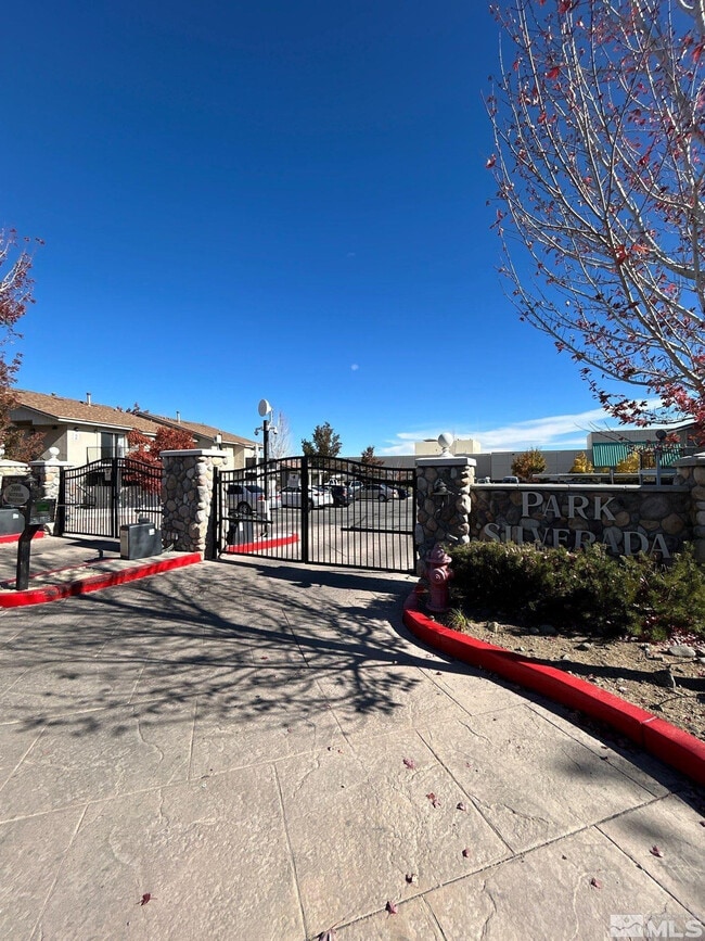 2000 Silverada Blvd in Reno, NV - Building Photo - Building Photo