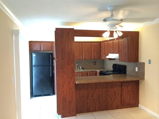 2160 White Pine Cir