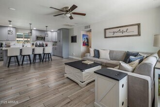 3244 W Voltaire Ave in Phoenix, AZ - Building Photo - Building Photo