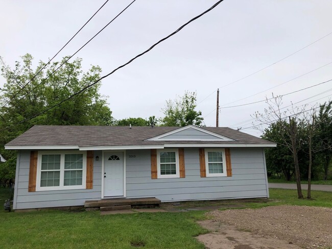 3313 Maple Ave in Greenville, TX - Building Photo - Building Photo
