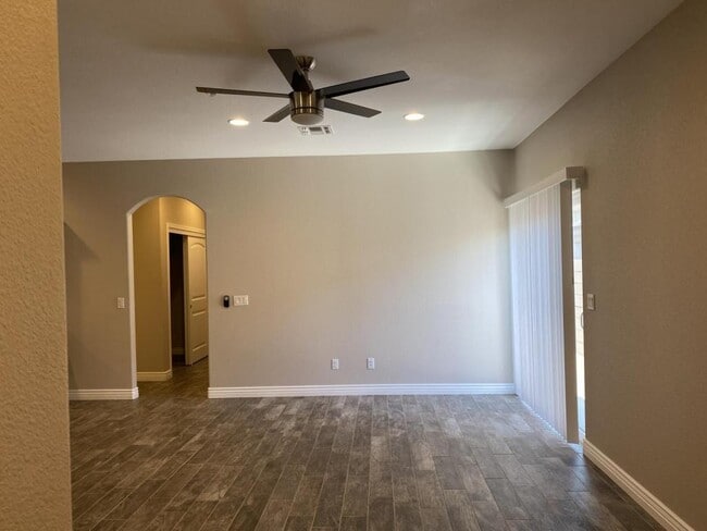 735 Vista Grande Dr in Kingman, AZ - Building Photo - Building Photo