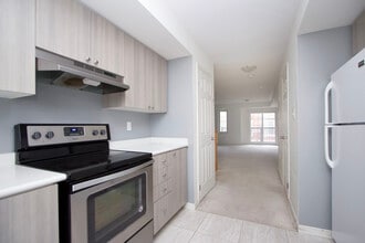2398 Chevron Prince Path in Oshawa, ON - Building Photo - Building Photo