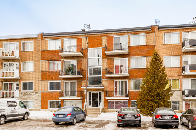 2367 Duff Court St in Lachine, QC - Building Photo - Primary Photo