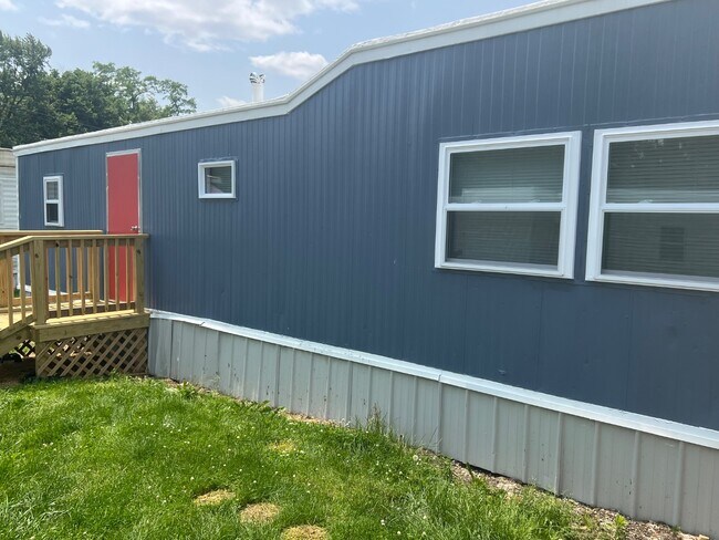 981 W Clarks Ln in Rushville, IN - Building Photo - Building Photo