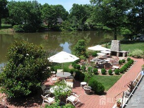 45 Lakeside Dr S in Piscataway, NJ - Building Photo - Building Photo