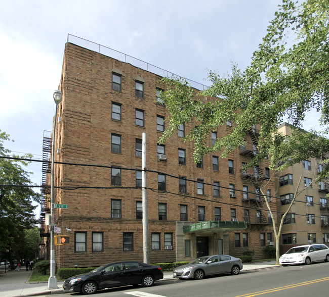 1818 Avenue L in Brooklyn, NY - Foto de edificio - Building Photo