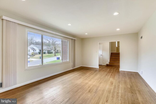 property at 4503 Traymore St