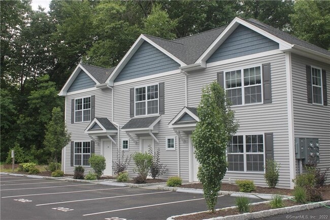 9 Goodhill Rd in Bethel, CT - Building Photo - Building Photo