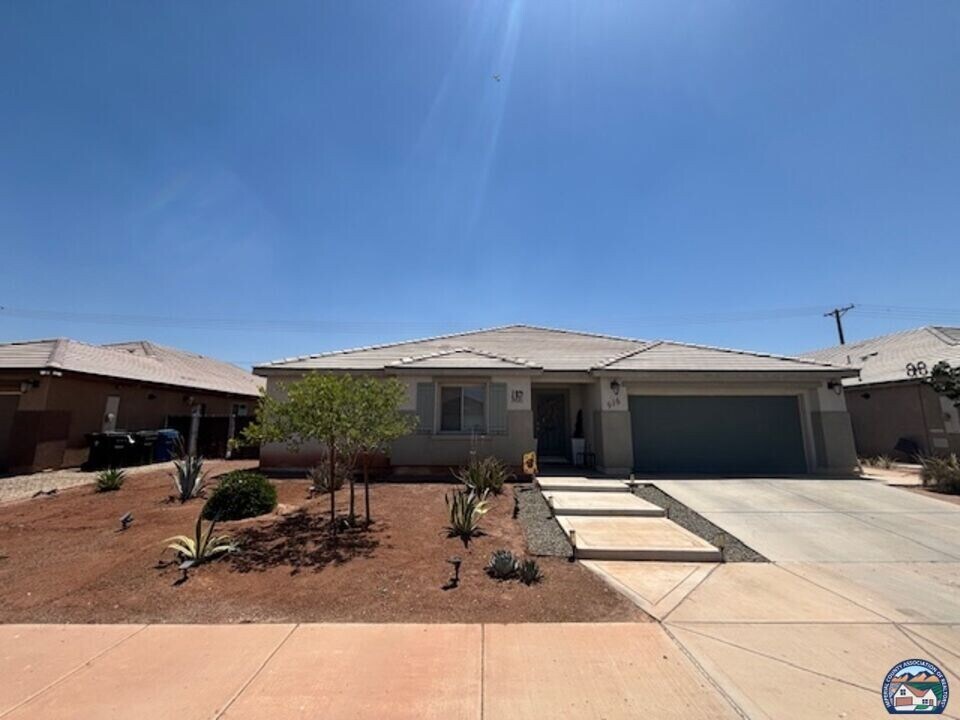 916 Fieldbrook Ct in Imperial, CA - Building Photo