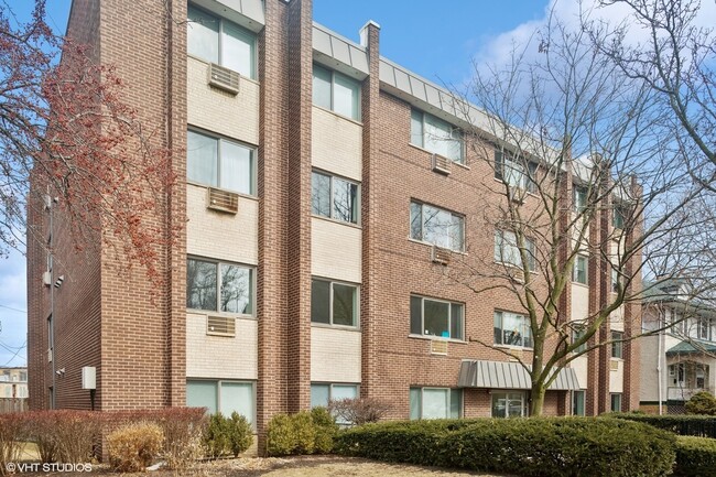 1136 Greenleaf Ave in Wilmette, IL - Building Photo - Building Photo
