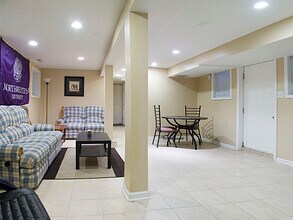 716 W Briar Pl, Unit Apt 1 in Chicago, IL - Building Photo - Building Photo
