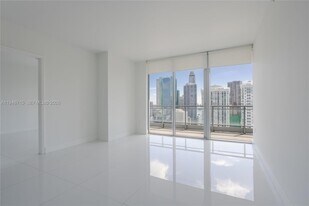 92 SW 3rd St, Unit 3512 in Miami, FL - Building Photo