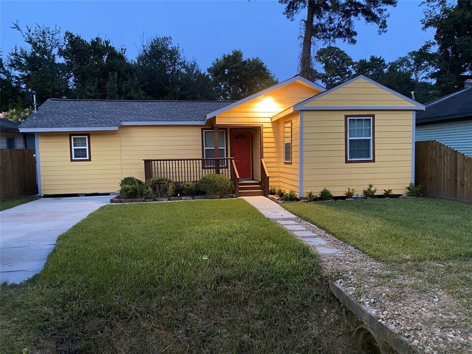 6714 Ezzard Charles Ln Photo