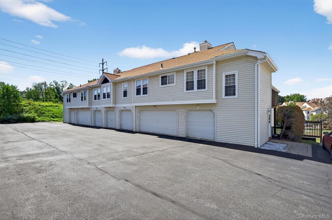 1220 Whispering Hills Dr in Chester, NY - Building Photo - Building Photo