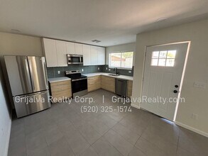 2926 N Winstel Blvd-Unit -2926 N Winstel #2 in Tucson, AZ - Foto de edificio - Building Photo