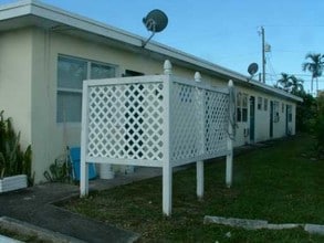 631 NE 8th Ave in Fort Lauderdale, FL - Building Photo - Building Photo