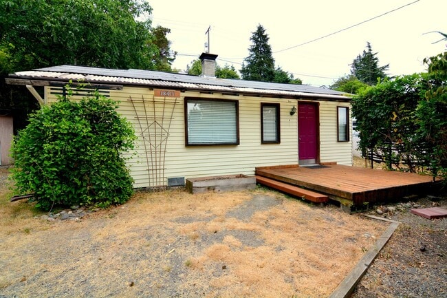 18411 12th Ave NE