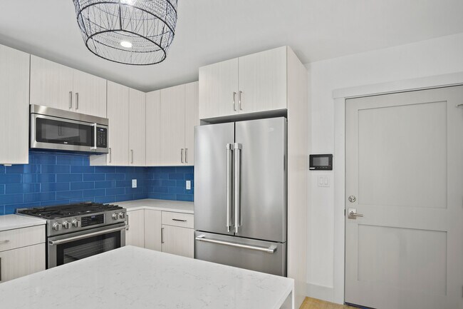 26 Crescent Ave, Unit 3 in Boston, MA - Building Photo - Building Photo