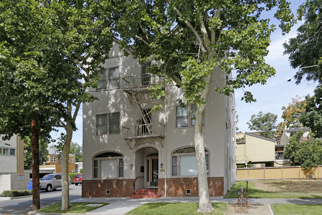 914 23rd St in Sacramento, CA - Building Photo