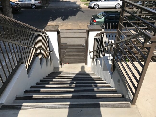 6819 Baird Ave in Los Angeles, CA - Building Photo - Building Photo