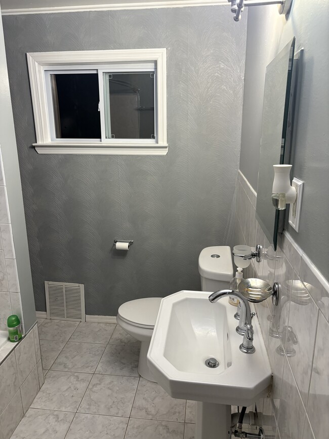 648 E 6th St in Plainfield, NJ - Building Photo - Building Photo