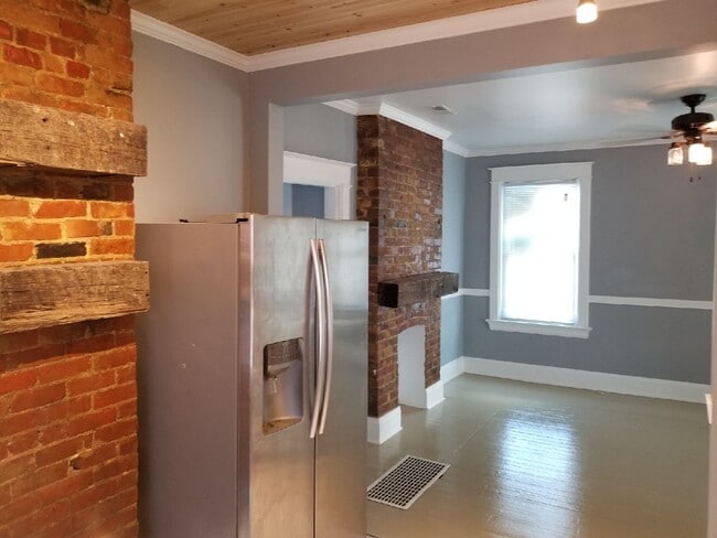 847 York St, Unit Apartment 2 in Newport, KY - Building Photo - Building Photo