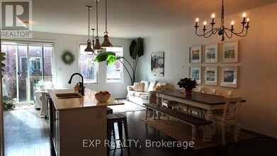 64 Henry Cres in Milton, ON - Building Photo - Building Photo