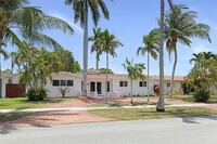 4820 Tyler St in Hollywood, FL - Building Photo - Building Photo