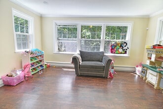 541 Willow St in Waterbury, CT - Building Photo - Building Photo