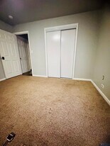 140 Woodland Rd in Hampton, VA - Building Photo