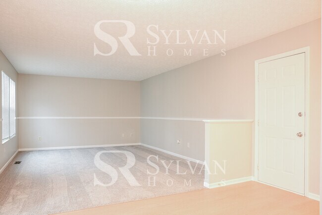 6494 Portage Path Ct in Grove City, OH - Building Photo - Building Photo