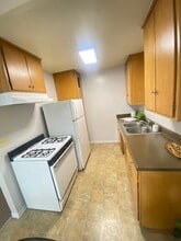 1160 E Alosta Ave in Azusa, CA - Building Photo - Building Photo