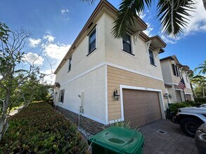 4621 Belgian Ln in Davie, FL - Building Photo - Building Photo