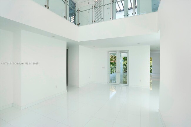 485 Ridgewood Rd in Key Biscayne, FL - Building Photo - Building Photo