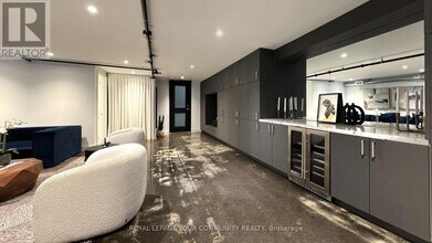 1159 Dundas St E in Toronto, ON - Building Photo - Building Photo