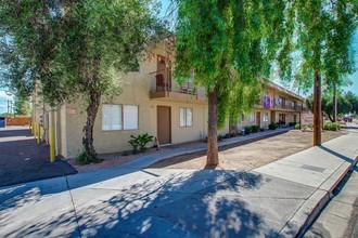 Broadway Point in Mesa, AZ - Building Photo - Building Photo