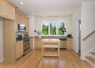 1013 Linden Ave in Charlottesville, VA - Building Photo - Building Photo