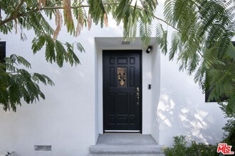 1380 Old Topanga Canyon Rd in Topanga, CA - Foto de edificio - Building Photo