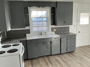 2010 Cherry St in Baker City, OR - Building Photo - Building Photo