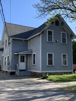 30 Loomis St, Unit 4 in Burlington, VT - Building Photo