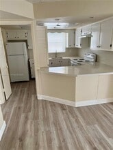 9390 E Bay Harbor Dr in Bay Harbor Islands, FL - Building Photo - Building Photo