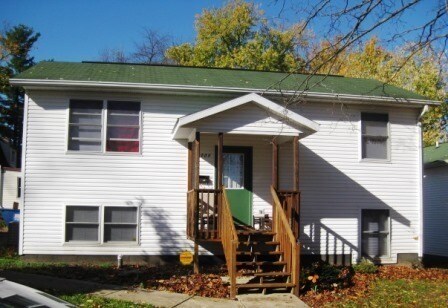 1201 N Woodburn Ave in Bloomington, IN - Foto de edificio