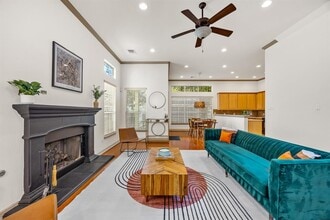 6704 Menchaca Rd in Austin, TX - Building Photo - Building Photo