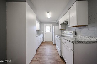 2226 W Heatherbrae Dr in Phoenix, AZ - Building Photo - Building Photo