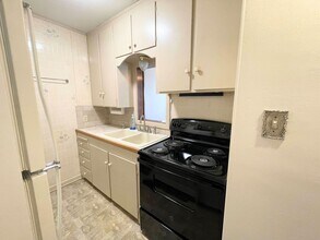 602 E 10th Ave in Hutchinson, KS - Building Photo - Building Photo